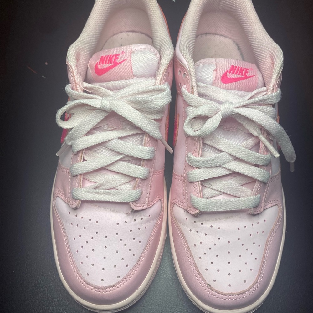 Nike Triple Pink GS Dunks Low